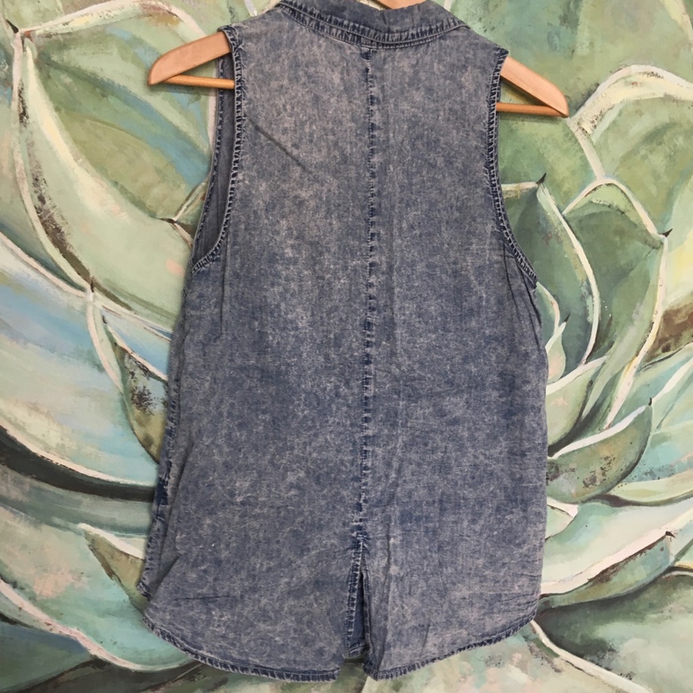 Denim Collared Tank - Picture 3 of 4